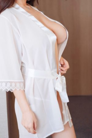 年轻的嫂子4韩国_高清电影完整版
